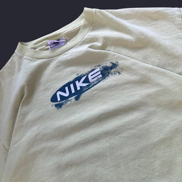 Vintage 90s Green Nike T-Shirt - Picture 2 of 6